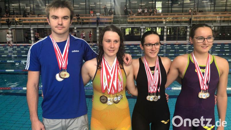Auf Medaillenjagd ging ein Quartett des Tirschenreuther Schwimm-Clubs bei den offenen Thüringer Meisterschaften in Erfurt (von links): Fynn Legat, Anna Schwöd, Sandra Beinrucker und Milena Franz. Bild: rbg