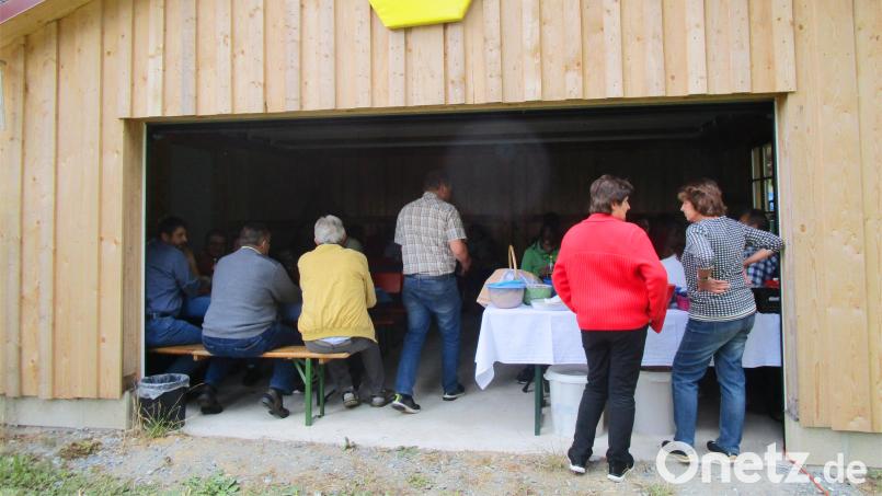 In der Vereinshütte des Imkervereins in Aschenhof wurde die gute Ernte gefeiert. Bild: njn