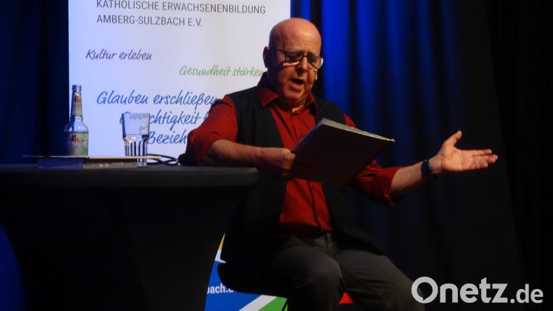 &quot;Sterben ist eigentlich gar nicht so schlecht, sonst würden es nicht so viele tun&quot;. Alfred Gerhards spricht im Capitol mit Humor über das Tabu-Thema Tod.. Bild: hka