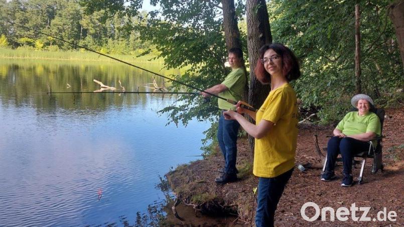 Die Anglerfreunde in Aktion. Bild: Josef Wenzl/exb