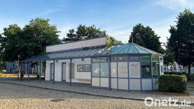 Der bestehende ungenutzte Kiosk am Primianusplatz soll abgebrochen werden, entstehen soll ein Infopoint. Bild: stg