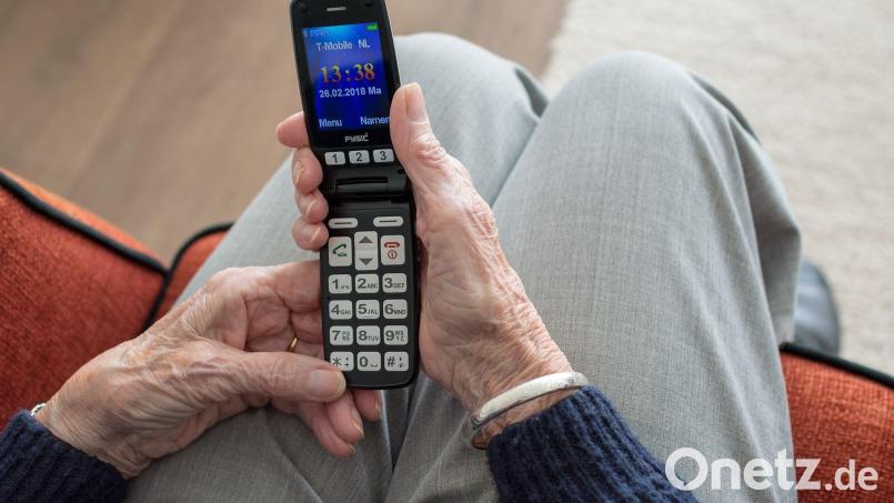 Eine 75-Jährige aus Sulzbach-Rosenberg wurde Opfer eines Schockanrufs. Die Polizei warnt vor dieser Masche und empfiehlt, sich mit der örtlichen Polizeiinspektion in Verbindung zu setzen. Bild: exb
