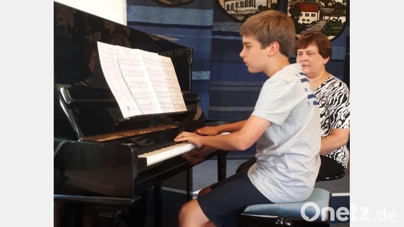 Julian Stefinger, bewies mit dem Walzer h-Moll von Frederic Chopin großes musikalisches Können. Bild: gi