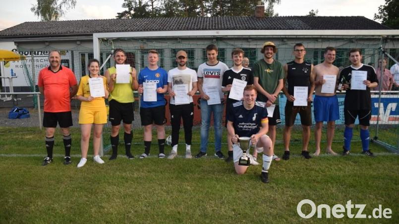 14 Mannschaften kämpften beim Kleinfeldturnier des SV Trisching-Rottendorf um den Sieg. Bild: Christine Wesnitzer/exb