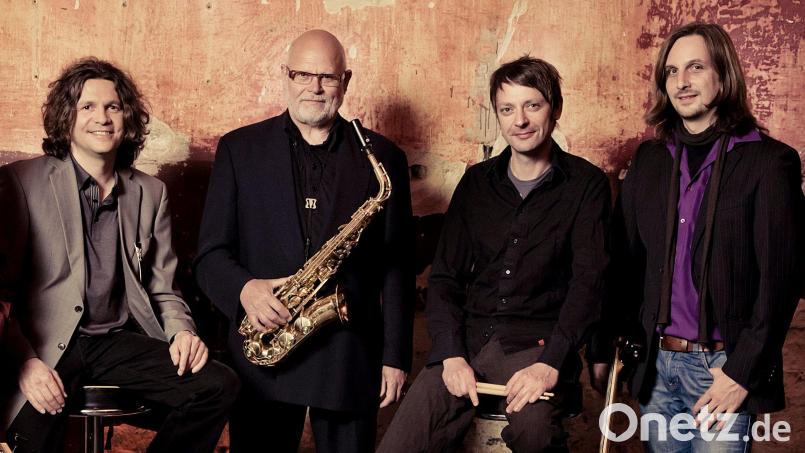 "BooBoo's SoulShack" spielt beim Jazzfrühstück im Innenhof der Amberger Stadtbibliothek. Bild: Peter Martner/exb