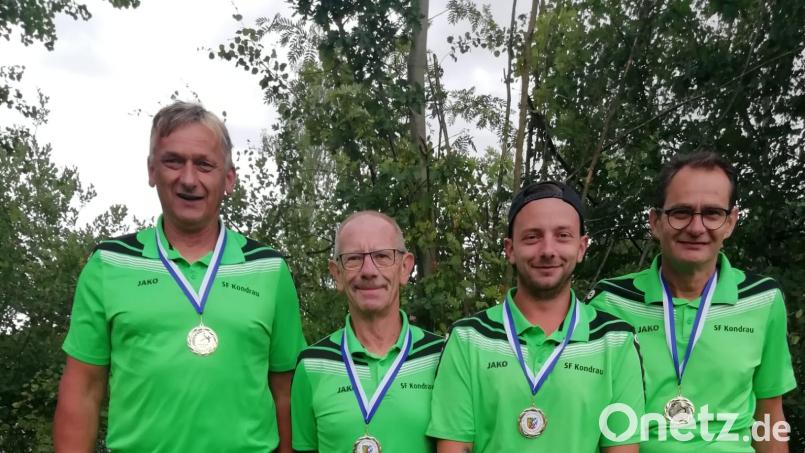 Die Meister- und Aufstiegsmannschaft von SF Kondrau II mit (von links) Reinhard Stark, Manfred Stingl, Sascha Burger und Gerald Schnurrer. Bild: kro