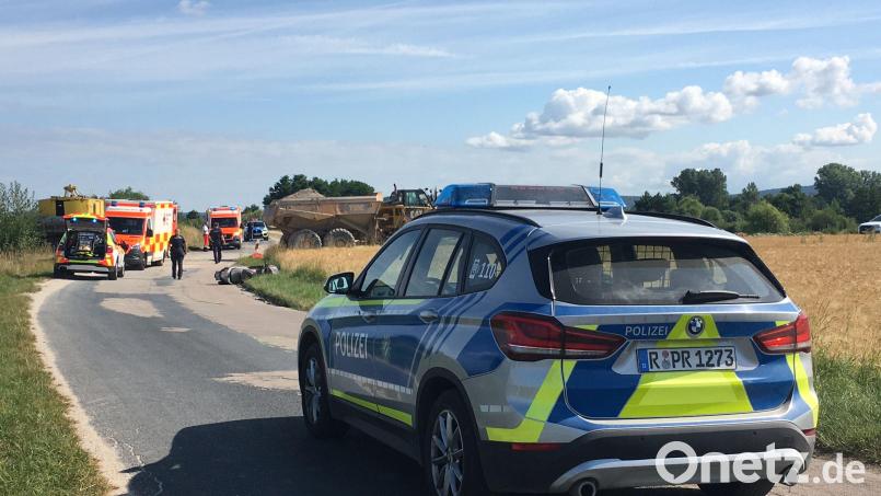 Beim Zusammenstoß eines Rollers mit einem Muldenkipper kommt am Freitagvormittag ein 61-Jähriger auf dem Deiselkühner Weg ums Leben. Bild: ihl