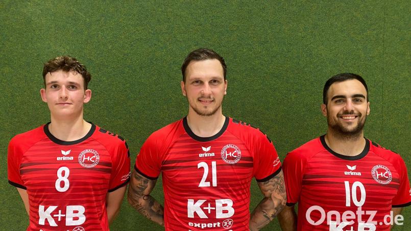 Die drei Neuzugänge des HC Sulzbach (von links): Aleksa Mikovic, Tim Lehmacher und Milan Stancic. Bild: cwh