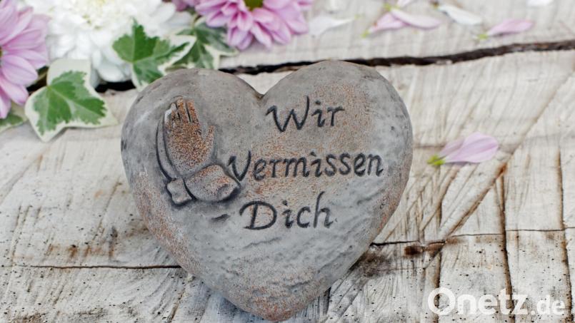 Der Verlust eines geliebten Menschen ist schwer zu verarbeiten. Kaum jemand schafft das ganz allein. Symbolbild: Racamani/Adobe Stock