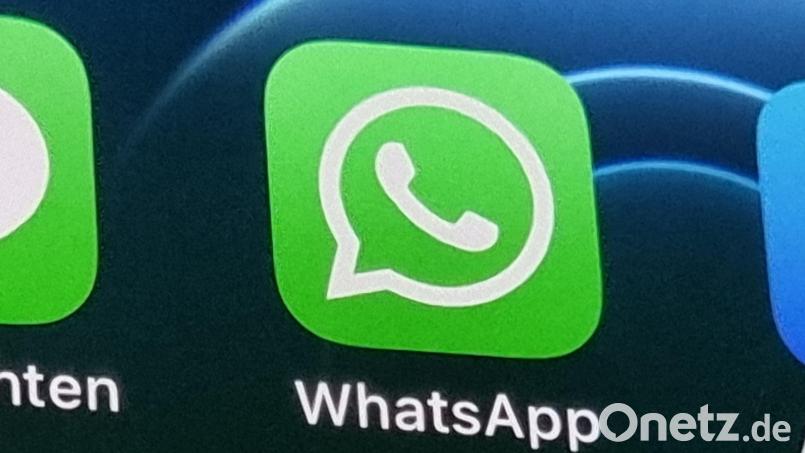 Eine per WhatsApp verbreitete Sprachnachricht sorgt für Verunsicherung bei Eltern im Landkreis Cham. Symbolbild: Christoph Dernbach/dpa