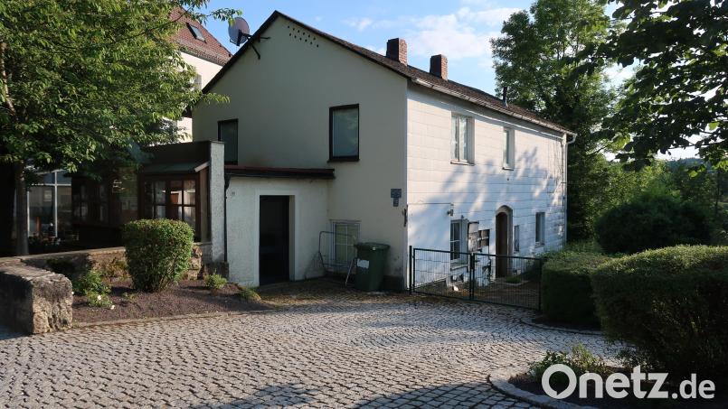 In die Jahre gekommen ist das einst beliebte Jugendhaus &quot;Exile&quot; in Friedenfels.Jetzt gibt es vom Freistaat Bayern Geld für den Abbruch. Archivbild: bsc