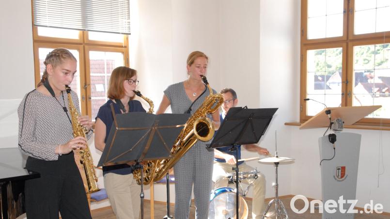 Karin Schwager, Verena Wießnet, Doris Schwager und Uli Wießnet (von links) spielen Pizzollas &quot;Liebertango&quot;. Bild: pop