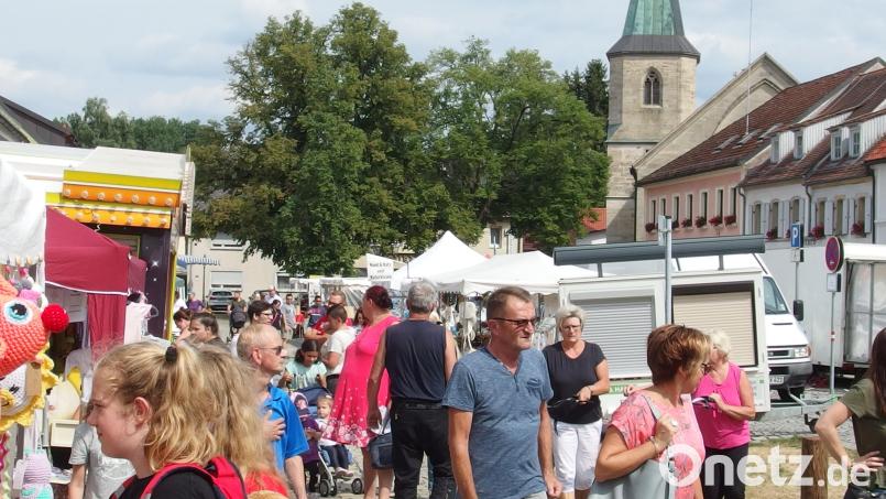 Der Annamarkt am Marktplatz lädt zum Flanieren ein Bild: Stadt Grafenwöhr/exb