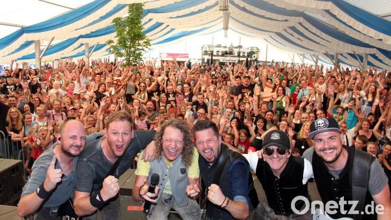 Die "Troglauer Buam" durften ihre umgetextete Version des Songs "Layla" auf dem Würzburger Volksfest nicht spielen. Die Stadt hat alle Versionen des Songs wegen des Texts verboten. Archivbild: Holger Stiegler