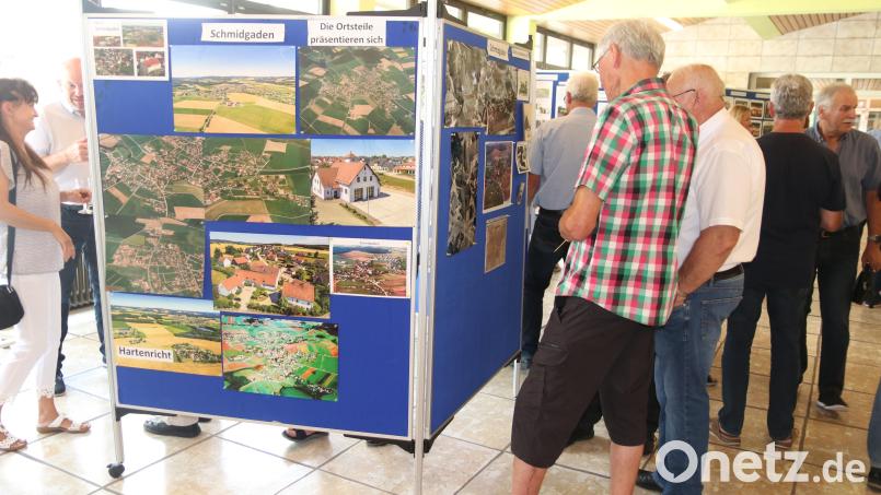 Die Ausstellung zum Gemeinde-Jubiläum fand großes Interesse. Bild: ral