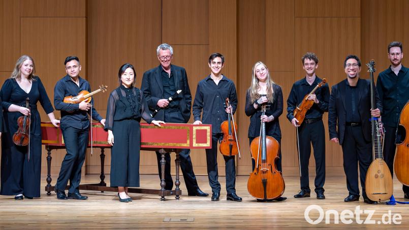 Das Ensemble Fantasmi spielt Barockviolinen, Cembalo, Blockflöte (Paul Leenhouts), Barock-Bratschen, -Cello, Theorbe und Kontrabass Bild: Michael Clements