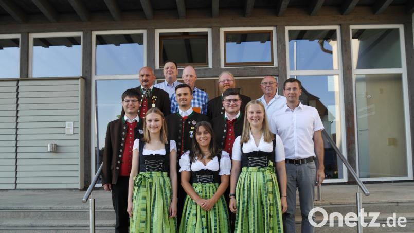 Die Jugendblaskapelle Fensterbach ehrte in ihrer Jahreshauptversammlung aktive und passive Mitglieder. Bild: Maria Bittner