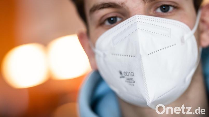 Ab Mittwoch gilt am Klinikum Amberg wieder die FFP2-Masken-Pflicht. Symbolbild: Frank Rumpenhorst/dpa