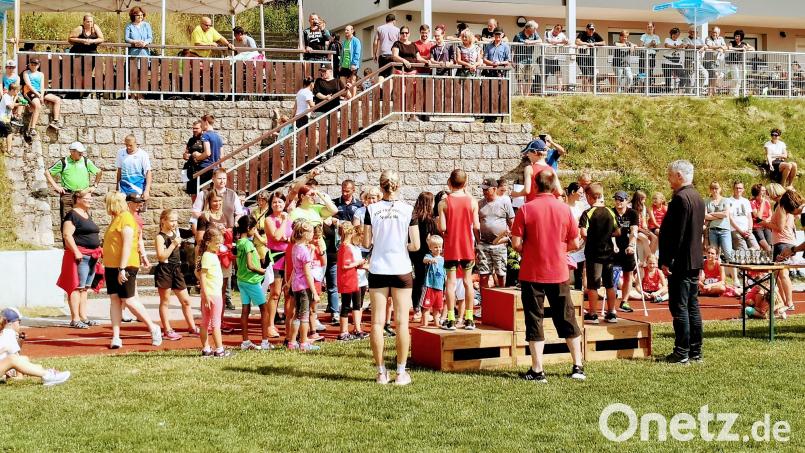 Die Siegerehrung der Kleinen in Flossenbürg. Bild: Schwanitz/exb
