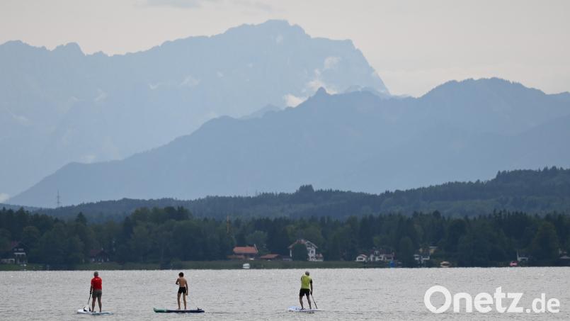 Ein Mann hat die Garage seines Nachbarn zersägt, weil sie ihm die Sicht auf den Starnberger See versperrt hat Symbolbild: Katrin Requadt