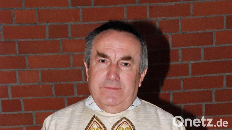 Pfarrer Eduard Kroher ist seit 40 Jahren Priester und davon 22 Jahre für die Pfarrei Aschach-Raigering zuständig. Bild: sche