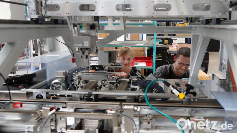 Trotz aller Krisen: Die Auftragsbücher bei Baumann Automation sind prall gefüllt, die Produktion läuft auf Hochtouren. Der Mittelständler steht sehr stabil da. Bild: Wolfgang Steinbacher