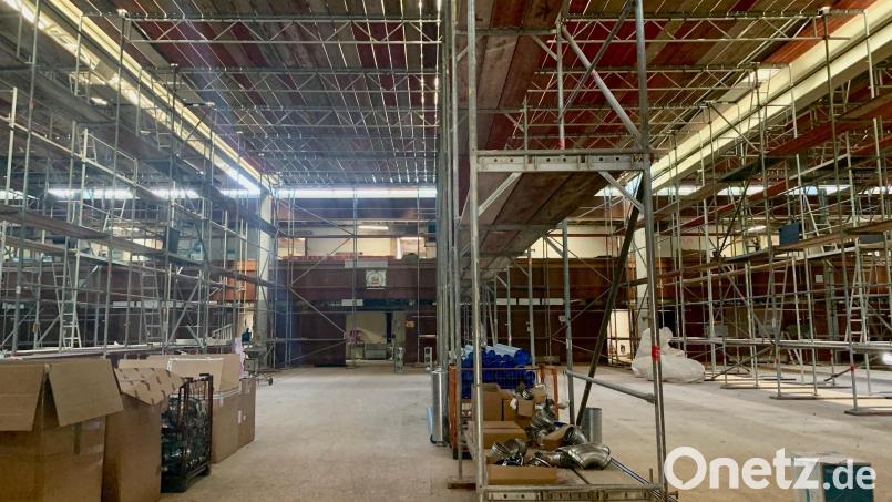 Damit die Generalsanierung der Turnhalle des Gymnasiums in Neustadt/WN nicht noch länger dauert, soll in diesem Winter dort nicht geturnt und trainiert werden. Das finden nicht alle Eltern und Vereine gut. Bild: Gabi Schönberger