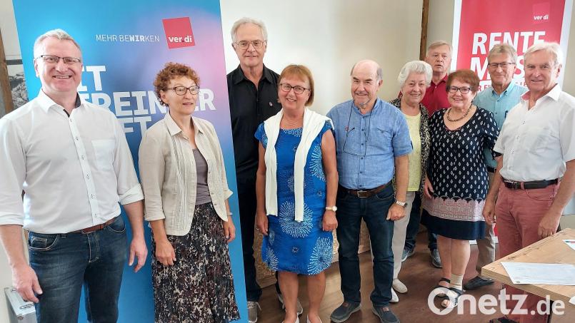 Manfred Haberzeth (rechts) wurde als Vorsitzender wiedergewählt. Unser Bild zeigt ihn mit den weiteren Mitgliedern der Führungsriege. Bild: Manfred Kick/exb