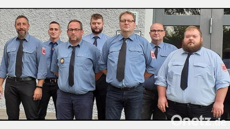 Der Vorstand der Feuerwehr Reuth bei Erbendorf:(von links) Kommandant Uli Stengl, Zweiter Jugendwart Sven Kargus, Zweiter Vorsitzender Markus Bader, Maschinist Seifert Stefan, Vorsitzender Andreas Hruschka, Kassier Markus Giehl und Zweiter Kommandant Christian Böhm. Bild: Feuerwehr Reuth bei Erbendorf/exb