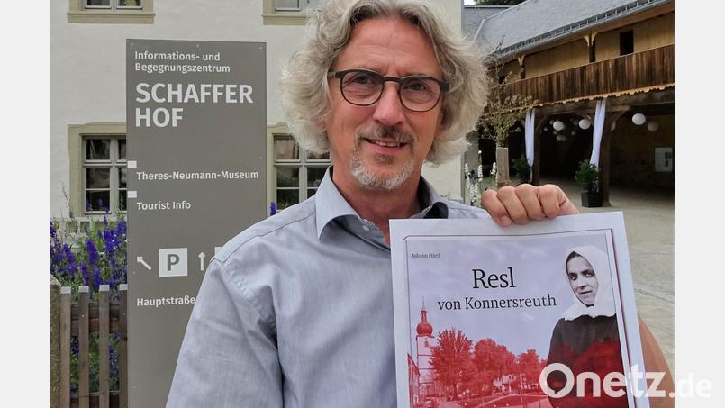 Johann Härtl stellt am Freitagabend sein neues Buch über seine Großtante Theres Neumann vor. Bild: jr