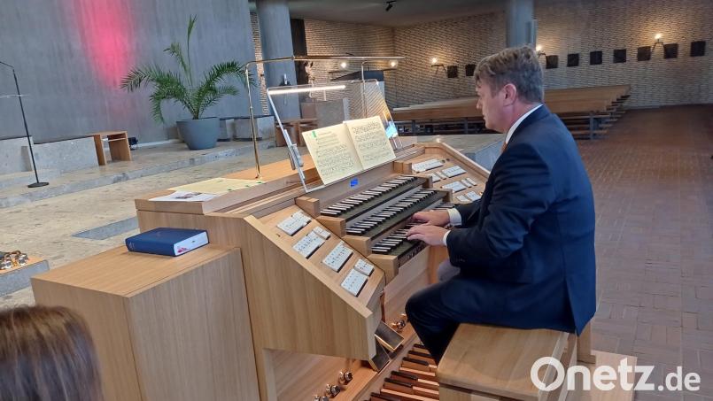Martin Bernreuther gab ein grandioses Orgelkonzert in Waldershof. Bild: fpoz