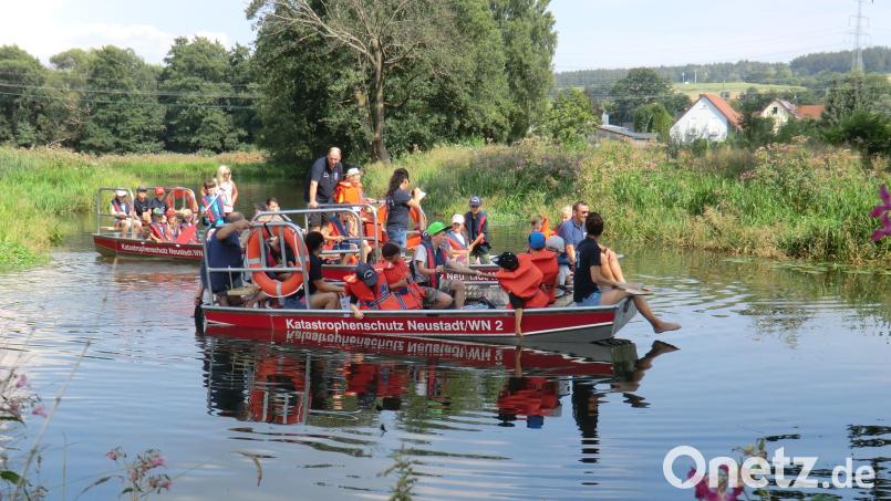 Die Feuerwehr lädt wieder zur Bootsfahrt auf der Naab ein. Archivbild: kki