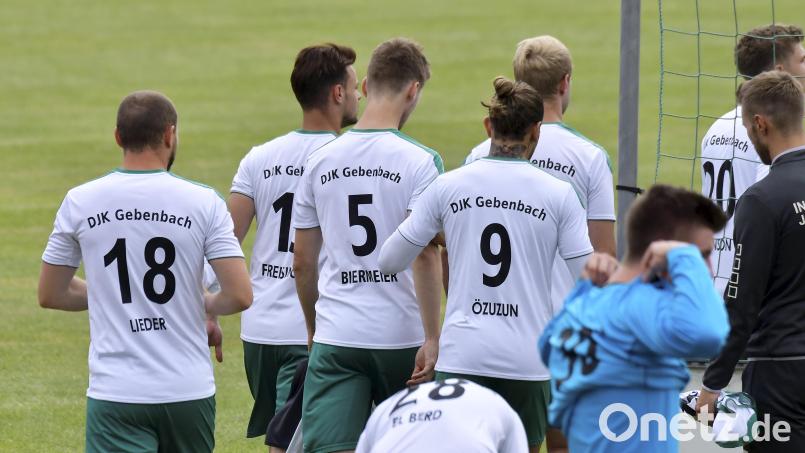 Die Spieler der DJK Gebenbach machen sich bereit für das vierte Spiel in der Bayernliga Nord. Gegner ist der Vorjahresdritte ATSV Erlangen. Archivbild: Hubert Ziegler
