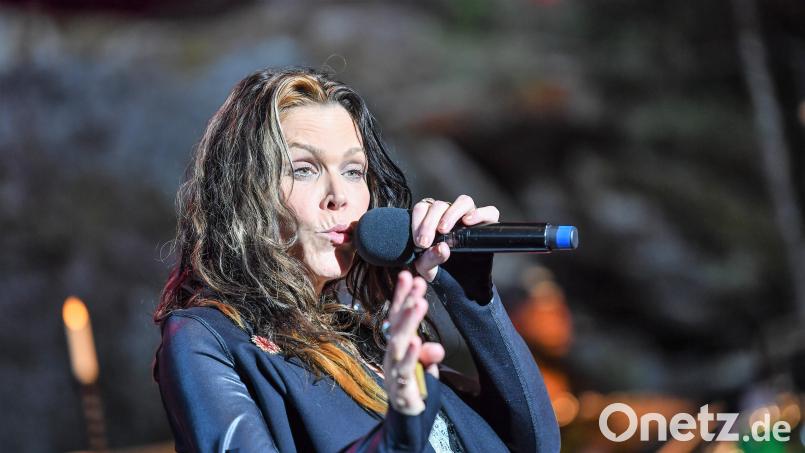 Mit einem kraftvollen Auftritt begeisterte Beth Hart auf der Luisenburg. Bild: Florian Miedl/Luisenburg-Festspiele