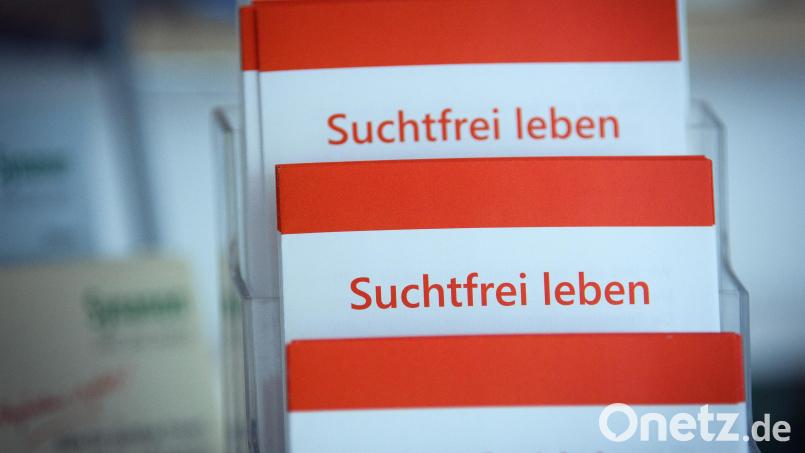 Es ist leicht herzustellen, preiswert und macht schnell süchtig: Crystal Meth. Wie finden Abhängige den Weg wieder aus der Sucht? Symbolbild: Soeren Stache/dpa