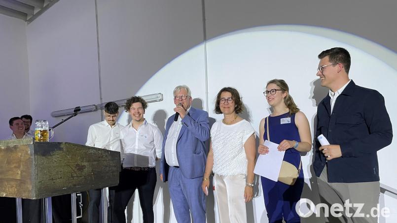 Die vierte Generation steht beim Maschinenbau-Unternehmen Müssel bereits in den Startlöchern. Auf dem Bild zu sehen sind das Ehepaar Hannes und Silvia Müssel mit ihren drei Söhnen Maximilian, Leopold, Ludwig und Tochter Maria. Bild: fphs