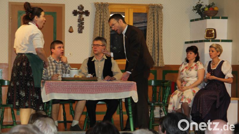 Der Theaterverein Schmidgaden will unterhalten, die Zuschauer amüsieren. Deshalb werden Komödien ausgewählt. Archivbild: ral
