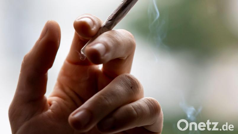 Ein Pkw- und ein E-Scooter-Fahrer sind am Dienstag von der Polizei kontrolliert worden. Beide Männer standen unter Drogeneinfluss. Symbolbild: Fabian Sommer/dpa