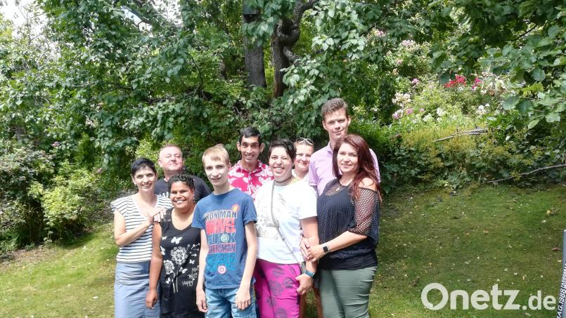 Eine Gruppe Jugendlicher mit ihren Betreuern von der Behinderteneinrichtung aus Milíře war zu Gast in Bärnau. Bild: OGV Bärnau/exb