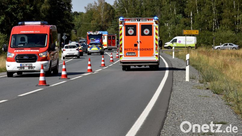 Bei Freihung sind am Donnerstagnachmittag zwei Autos zusammengestoßen. Bild: Stephan Huber