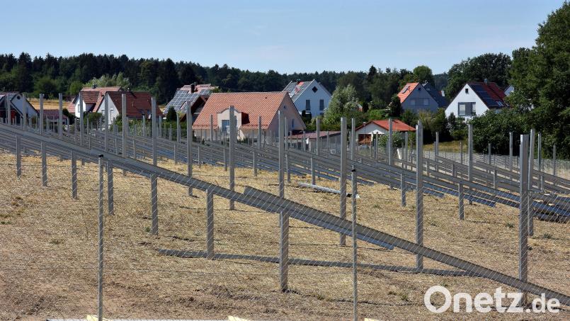 Die Photovoltaik-Anlage am Postweiher bei Speckmannshof wird auf einer Fläche von mehr als sieben Hektar errichtet. Bild: Stephan Huber