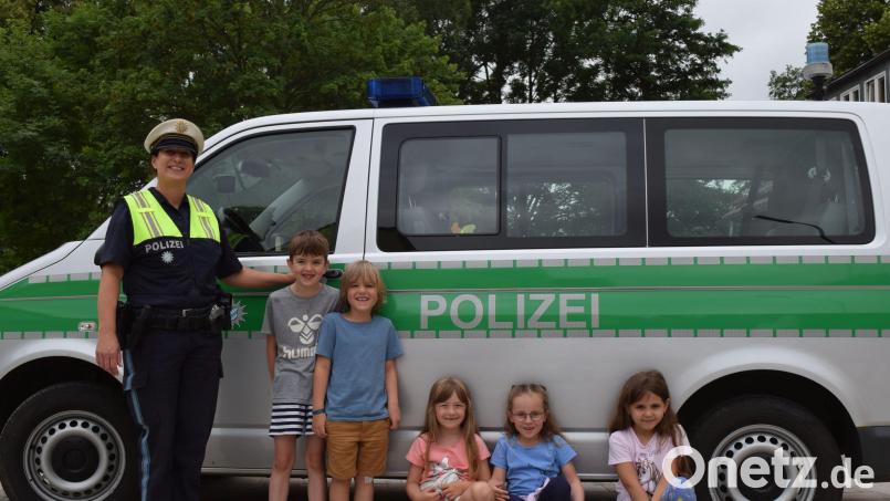 Lehrreich und spannend war das Schulwegtraining im Kinderhaus St. Sebastian in Waldershof. Bild: Silke Weinhold/exb