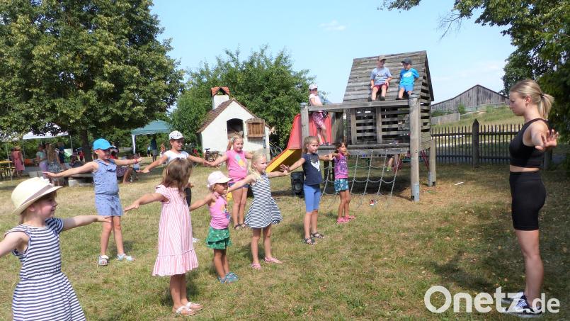 Vor allen den Mädchen gefällt der Zumba-Tanz. Bild: gru