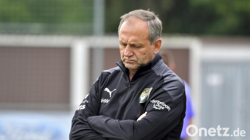 Karl-Heinz Wagner, der Trainer des FC Amberg, sieht vor allem ein mentales Problem bei seiner Mannschaft. Archivbild: Hubert Ziegler