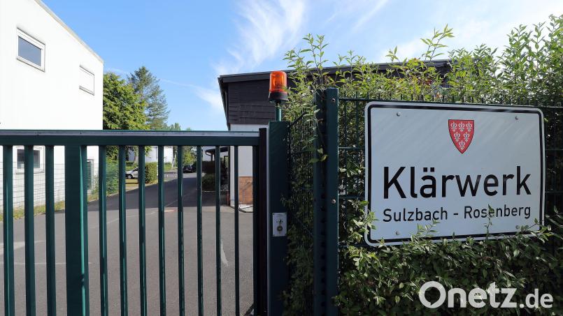 Das Klärwerk verbraucht zwischen 3000 und 4000 kWh Strom am Tag. Eine eigene PV-Anlage am Dach des Maschinenhauses könnte mithelfen, den Eigenbedarf zu decken. Bild: Wolfgang Steinbacher
