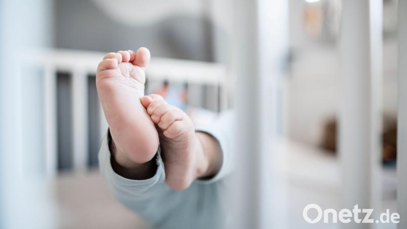 Zum Thema &quot;Kinderwunsch&quot; gibt es bei Donum Vitae in Amberg seit einem Jahr auch eine eigene Männergruppe. Bild: Fabian Strauch/dpa