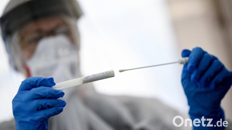 Aus 32 von 33 Gemeinden im Landkreis Schwandorf wurden in den vergangenen sieben Tagen neue Corona-Infektionen gemeldet. Symbolbild: Britta Pedersen/dpa