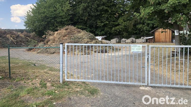 Für die Abgabe von Grünabfall an der Sammelstelle an der Gütterner Straße in Fuchsmühl fallen vorerst keine höheren Gebühren für die Bürger an. Bild: wro