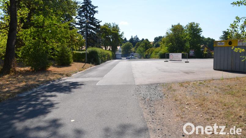 Die neu gewidmete Ortsstraße dient als Zufahrt zum ausgebauten Containerplatz und zum städtischen Bauhof. Bild: ak