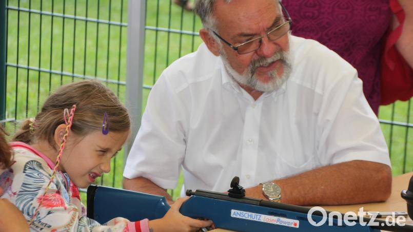 Volle Konzentration war bereits 2019 bei der Lions-Kinder-Olympiade beim Schießen mit dem Lasergewehr angesagt. Archivbild: kro